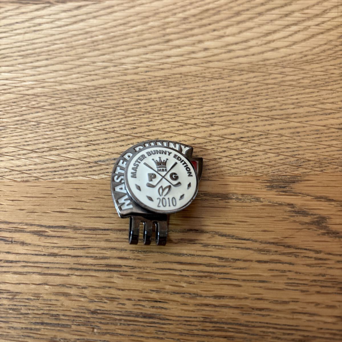 マスターバニーエディション　クリップマーカー　ホワイト×ガンメタリックカラー　送料込_画像1