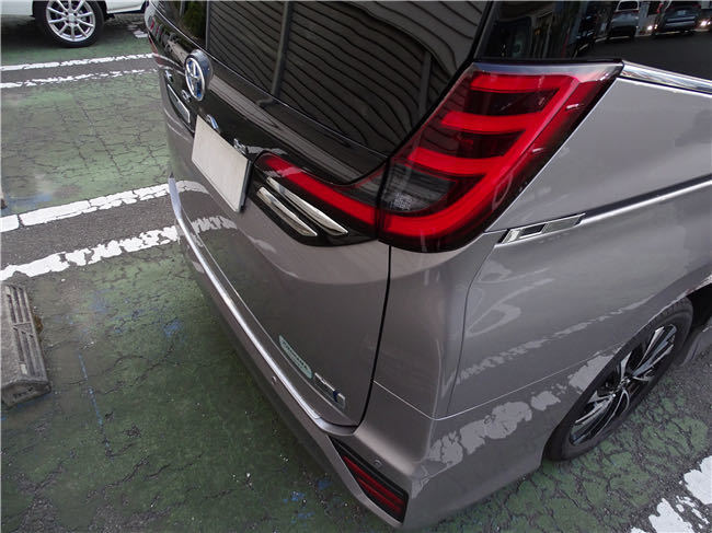 格安売り切り 未使用 ノア ヴォクシー 90系 リアゲートガーニッシュ ブラック&メッキライン メッキガーニッシュ左右 貼り付けドレスアップ_画像7