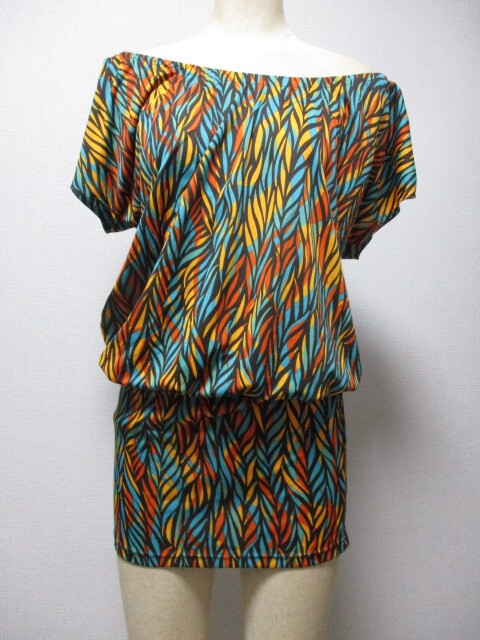 INTER　PLANET　緑黄こげ茶色柄★伸縮生地～ワンピース_画像2