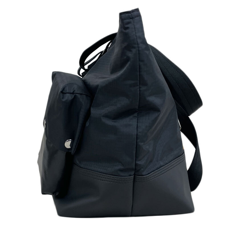 【78013-6】新品・展示処分品　DIESEL ディーゼル　トートバッグ　X08043 P4218 H8013　ブラック　IKYO　大容量　軽量　ユニセックス_画像3
