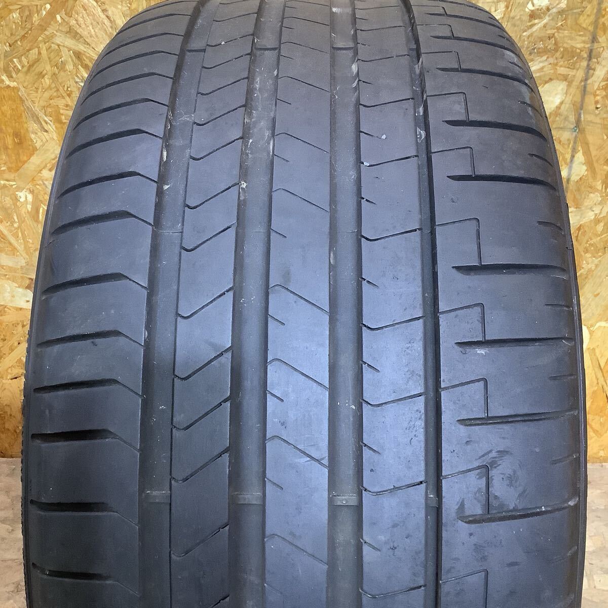 PIRELLI P ZERO ピレリ 275/35R19 夏 2024年製 1本 6分山 _画像2