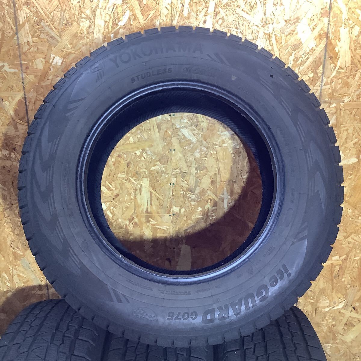 YOKOHAMA iceGUARD GO75 ヨコハマ 285/60R18 スタッドレス 2023年製 4本セット 7〜7.5分山 レクサスLX ランドクルーザー200_画像6