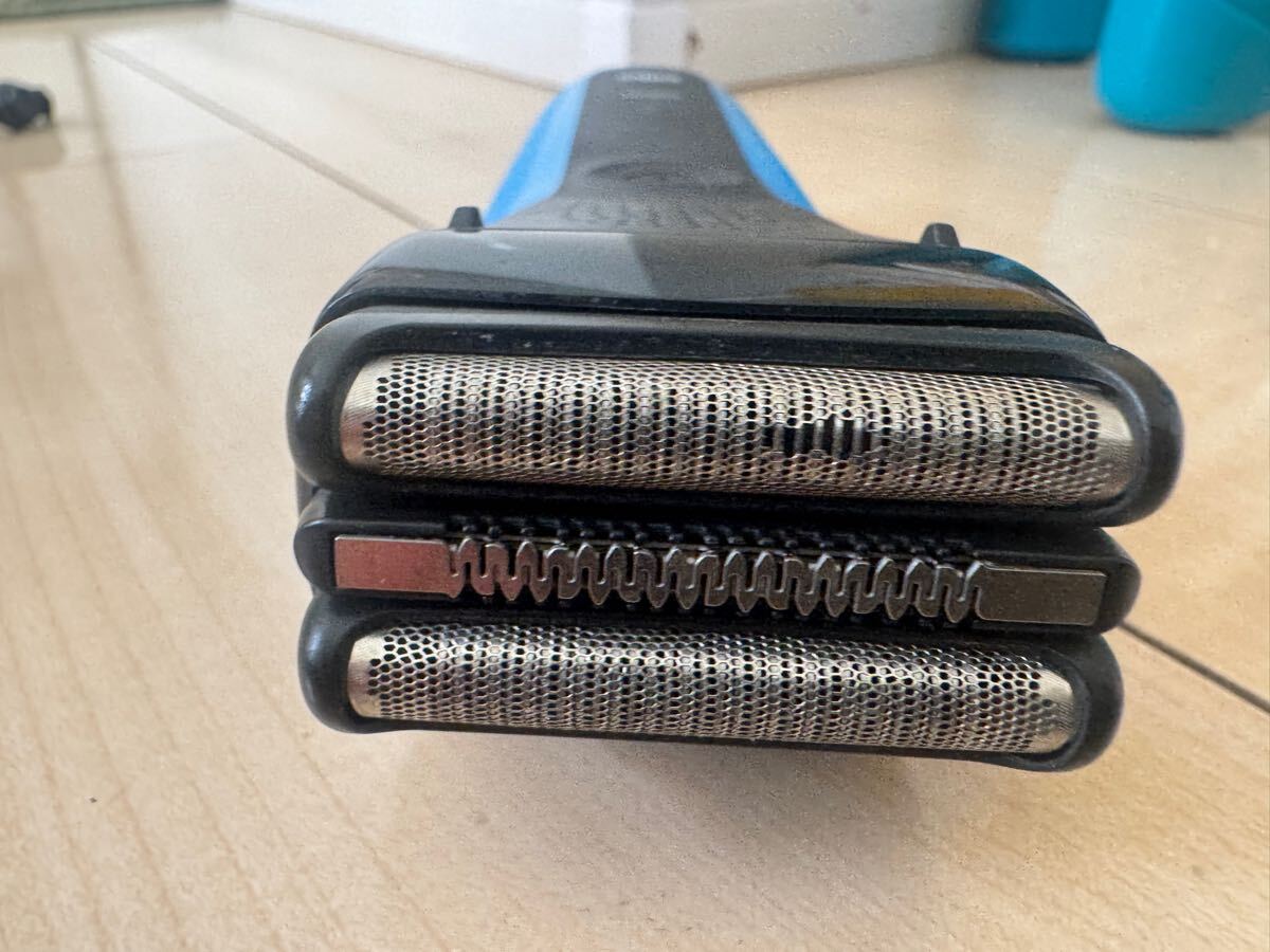 BRAUN シリーズ3 電気シェーバー 5409 3枚刃 動作品 2022年製_画像4