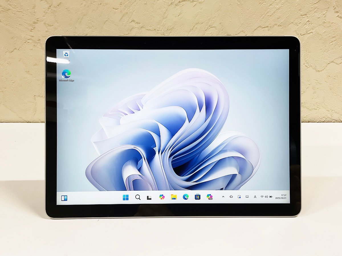 美品 Microsoft Surface Go 4 Model:2067 8GB 64GB Intel(R) N200 マイクロソフト タブレットPC サーフェス_画像2