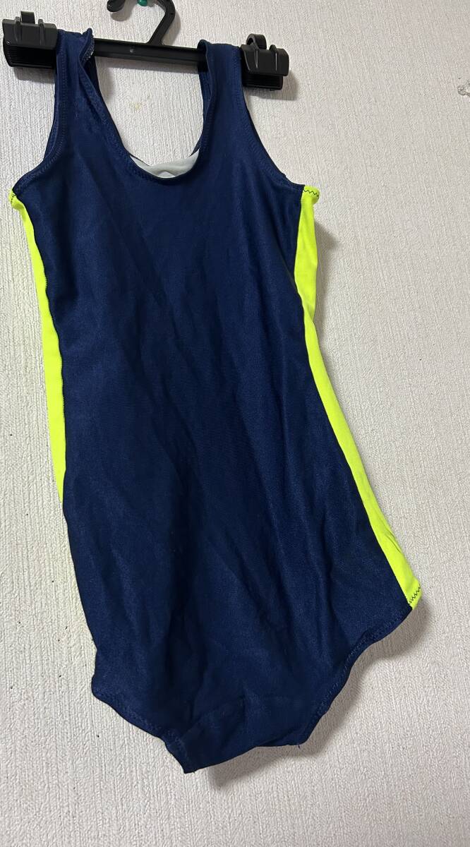 中古 スクール 競泳水着 140ぐらい 記名あり_画像2