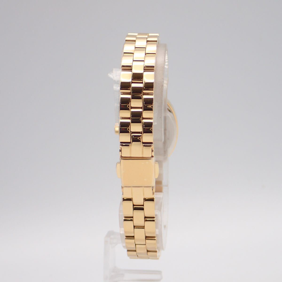 お09077【極美品】Lunage ルナージュ/クオーツ/レディース腕時計/ダイヤモンドベゼル/0.70ct/9P/文字盤 シェル/AD-040/箱・付属品付_画像8