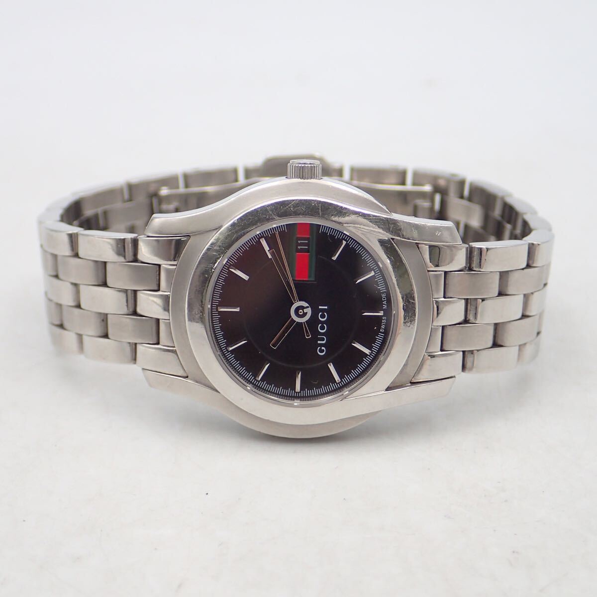 お09280 グッチ GUCCI 5500L レディース ウォッチ クオーツ SS 黒文字盤 デイト 箱付 スイス製 Cランク_画像2