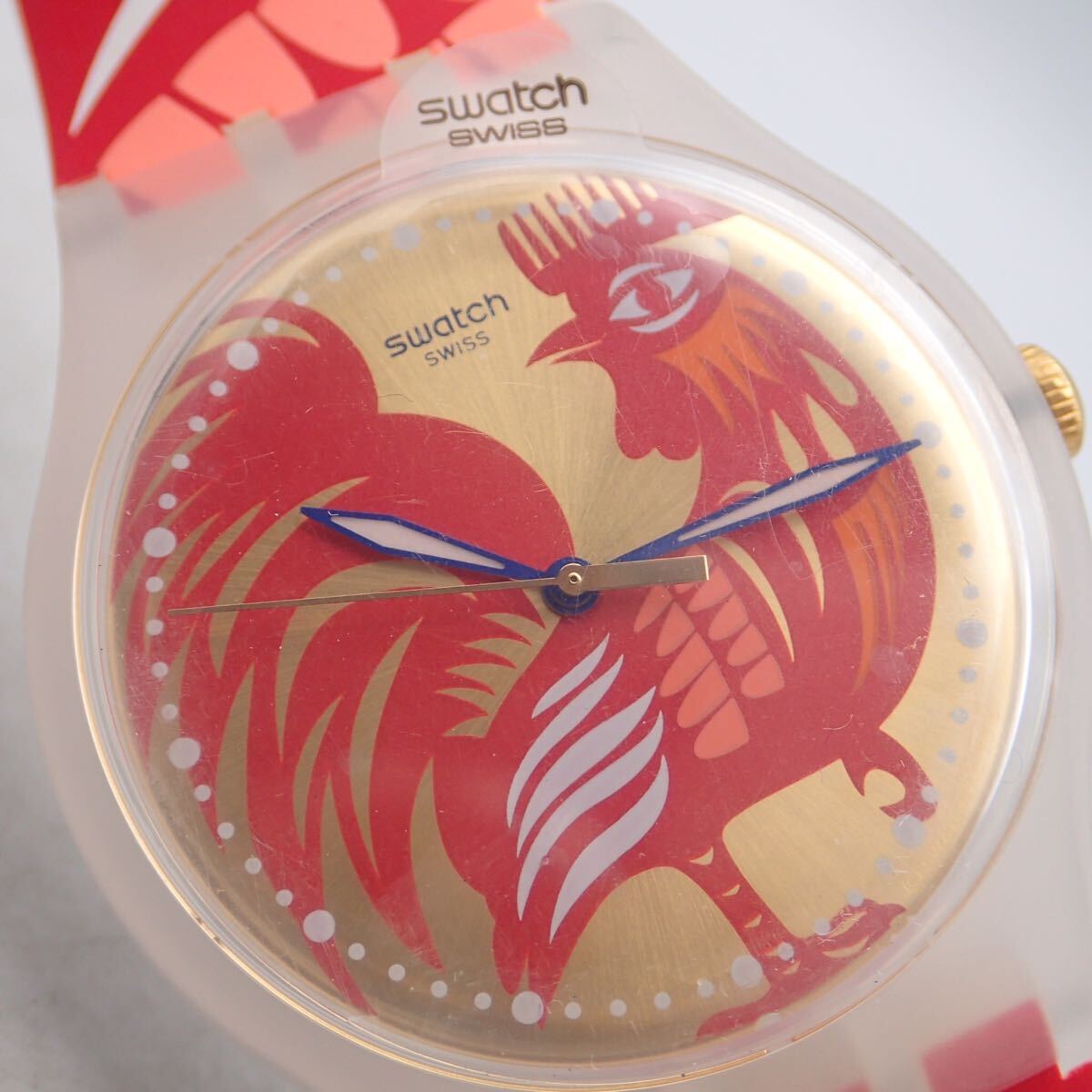 お08254【極美品】swatch　スウォッチ/ロッキングルースター/クオーツ/腕時計/干支モデル/酉 鶏/文字盤 ゴールド/箱・付属品付_画像10