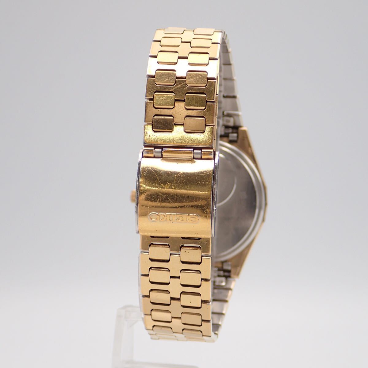 お09238【希少】SEIKO セイコー QUARTZ SUPERIOR スーペリア 9983-7000 金色 デイデイト 超高精度ツインクォーツ 腕時計_画像7