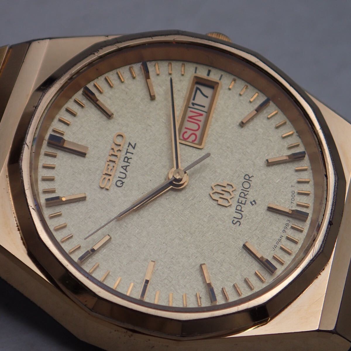 お09238【希少】SEIKO セイコー QUARTZ SUPERIOR スーペリア 9983-7000 金色 デイデイト 超高精度ツインクォーツ 腕時計_画像10