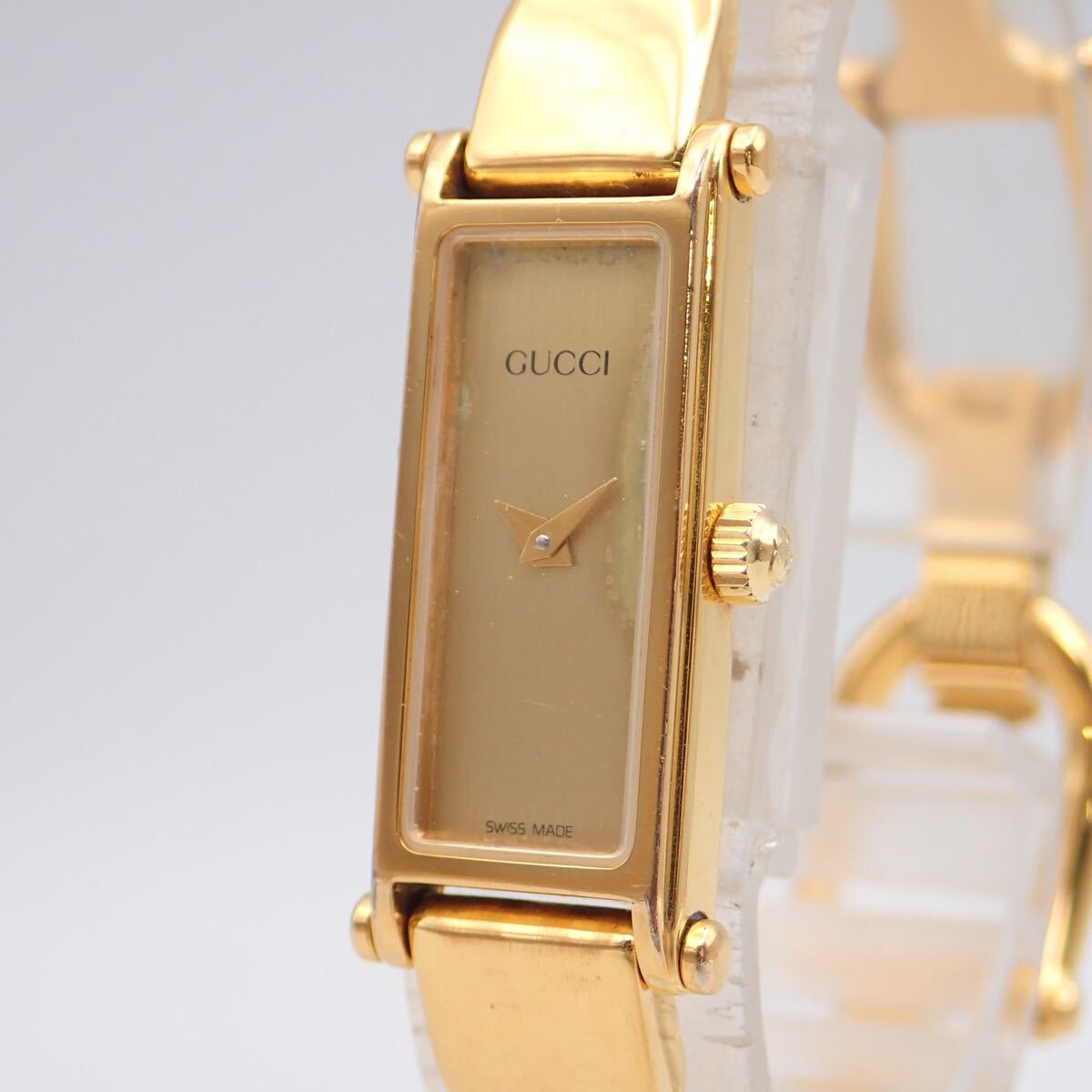 お09237 グッチ GUCCI 1500L バングル ウォッチ ゴールド クォーツ QZ レディース 腕時計_画像2