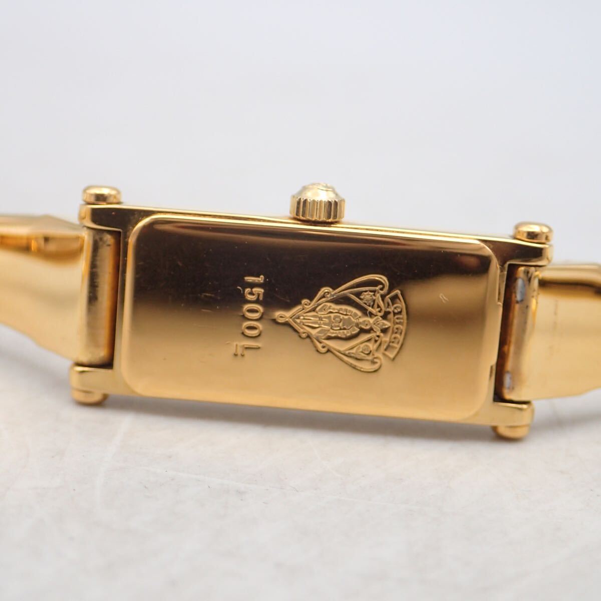お09237 グッチ GUCCI 1500L バングル ウォッチ ゴールド クォーツ QZ レディース 腕時計_画像8