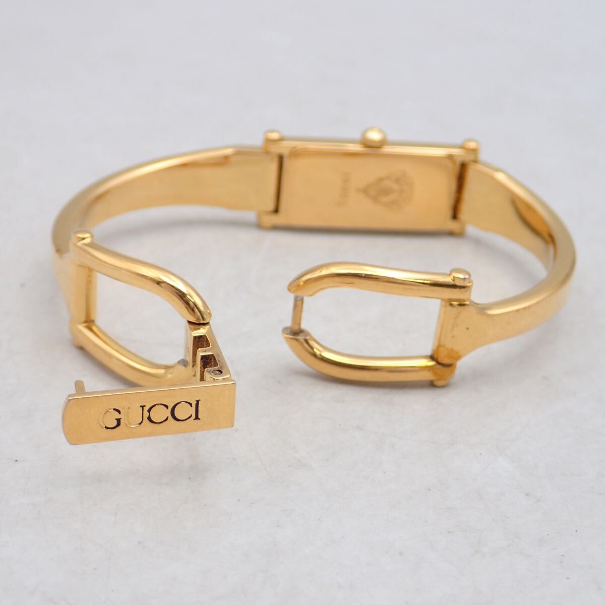 お09237 グッチ GUCCI 1500L バングル ウォッチ ゴールド クォーツ QZ レディース 腕時計_画像9
