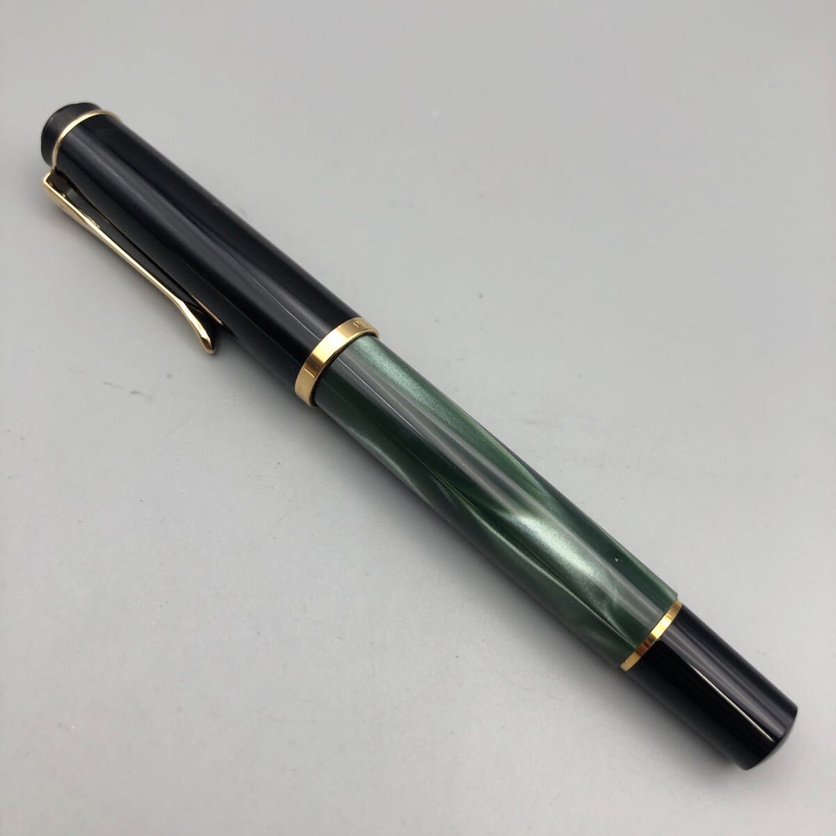 ★F09148 Pelikan ペリカン スーベレーン M400 万年筆 M中字 緑縞 グリーン 筆記具_画像2