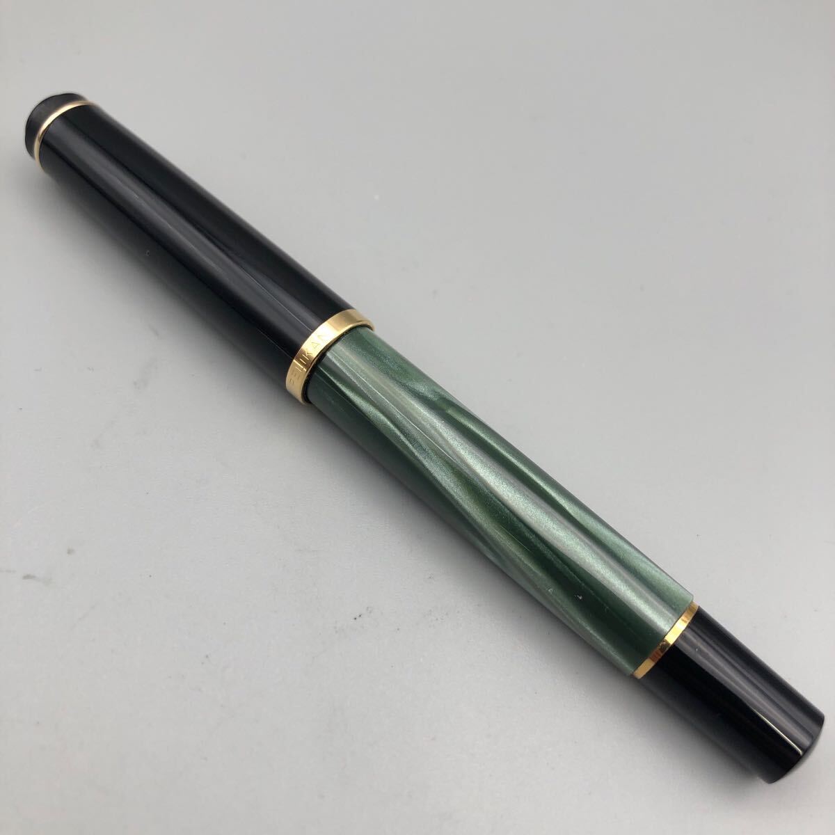 ★F09148 Pelikan ペリカン スーベレーン M400 万年筆 M中字 緑縞 グリーン 筆記具_画像3