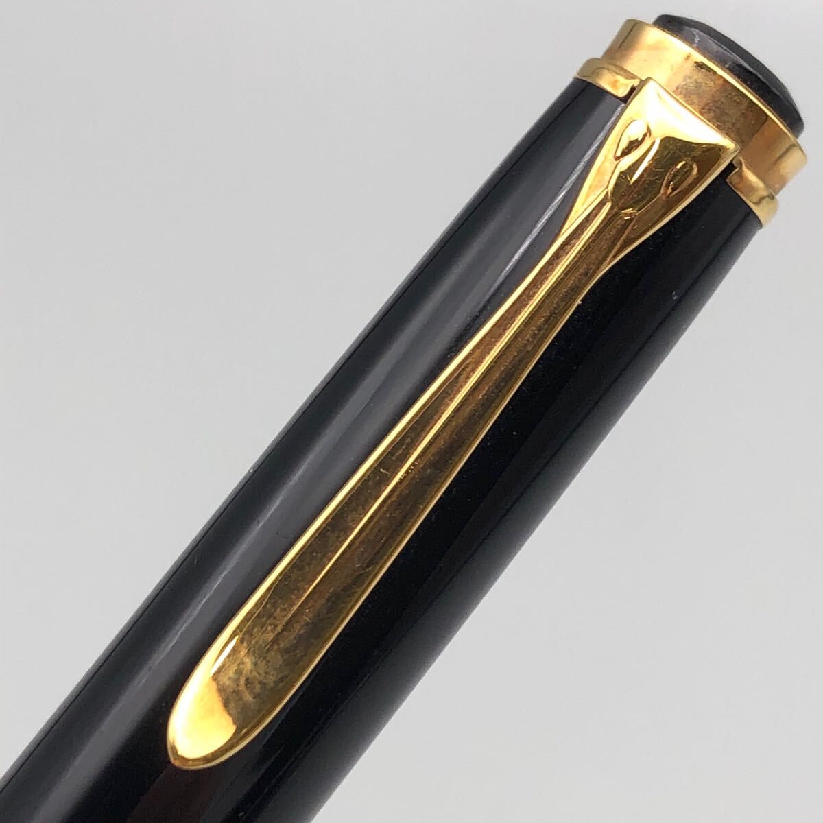 ★F09164 Pelikan ペリカン スーベレーン 万年筆 M400 ブラック 黒 14C-585 中字 筆記具 文房具_画像4