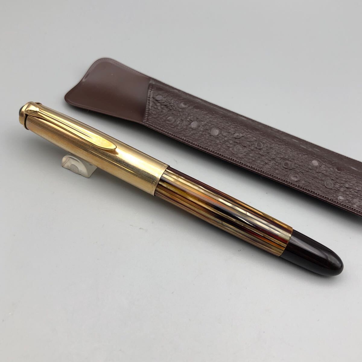 ★F09173 PELIKAN ペリカン スーベレーン 400 M400 万年筆 BBニブ ゴールドストライプ 金キャップ _画像1
