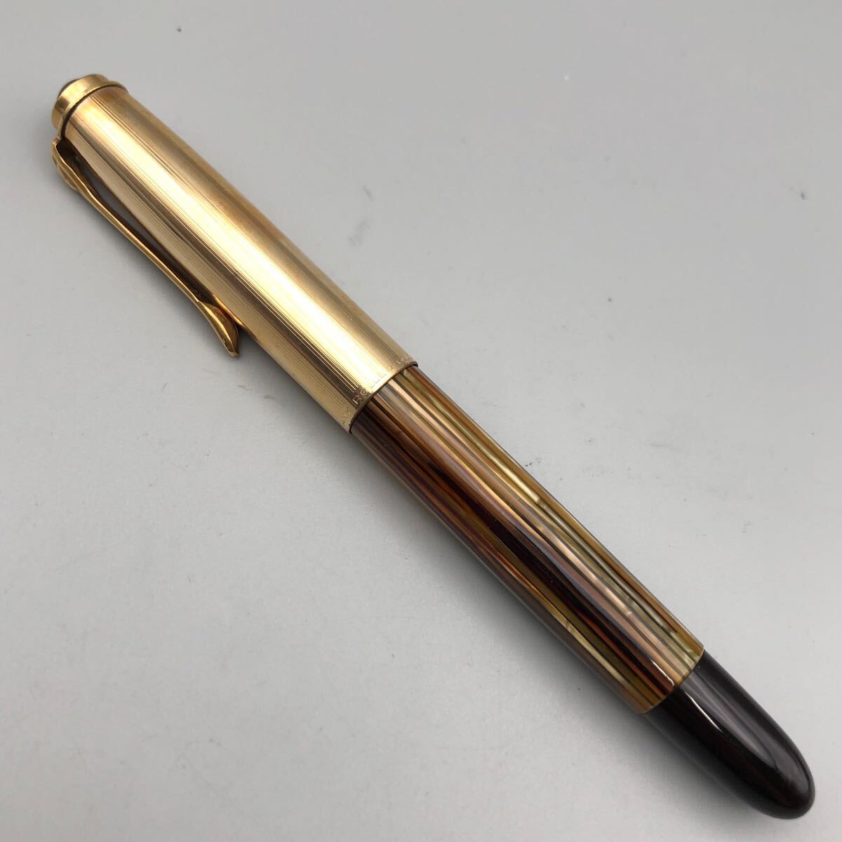 ★F09173 PELIKAN ペリカン スーベレーン 400 M400 万年筆 BBニブ ゴールドストライプ 金キャップ _画像2