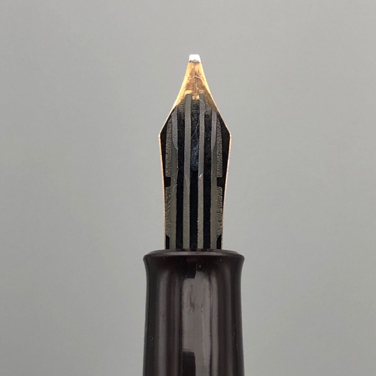 ★F09173 PELIKAN ペリカン スーベレーン 400 M400 万年筆 BBニブ ゴールドストライプ 金キャップ _画像9