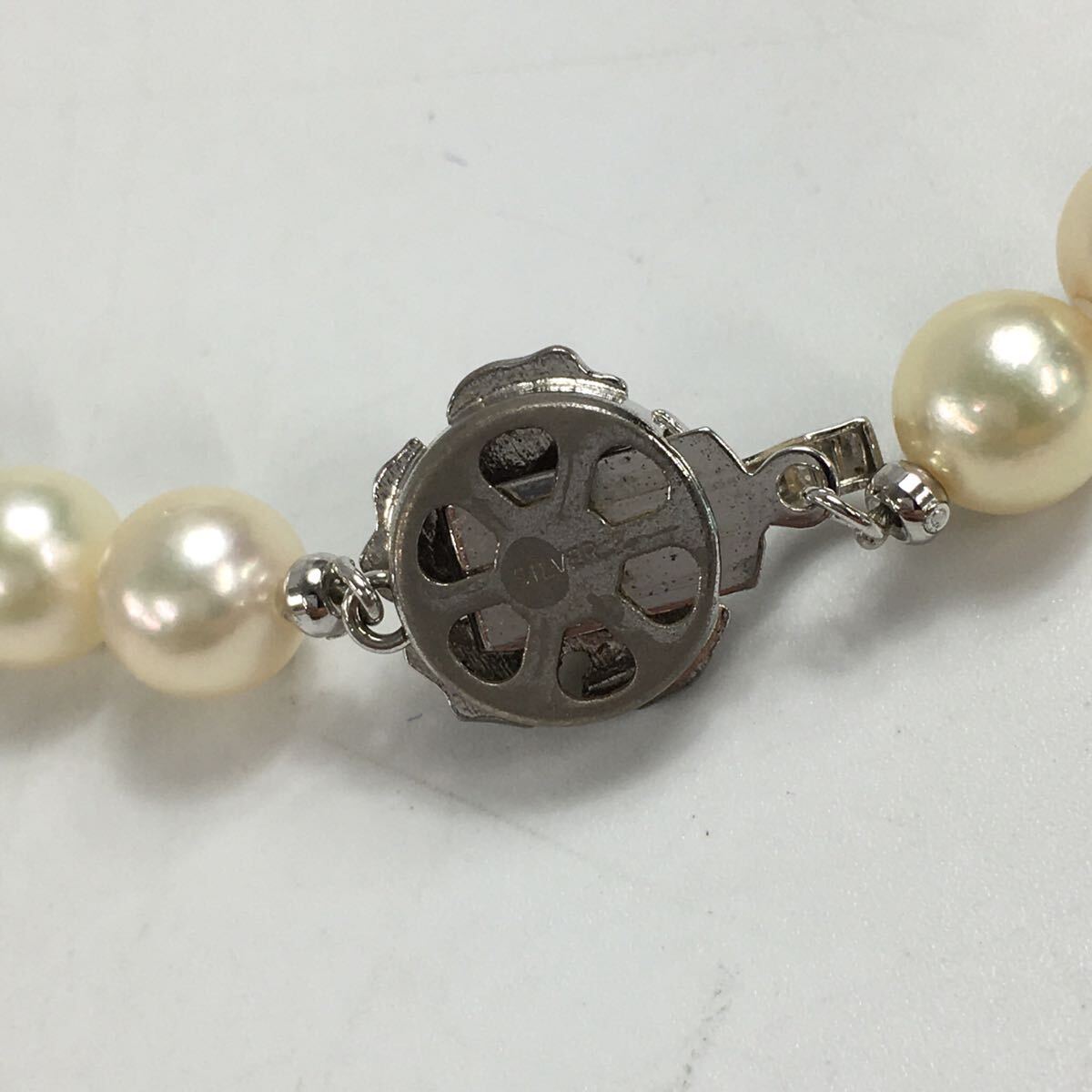 ★岡10053 本真珠 ネックレス SILVER留め具 約8mm 46個 冠婚葬祭 フォーマル アクセサリー ジュエリー_画像4