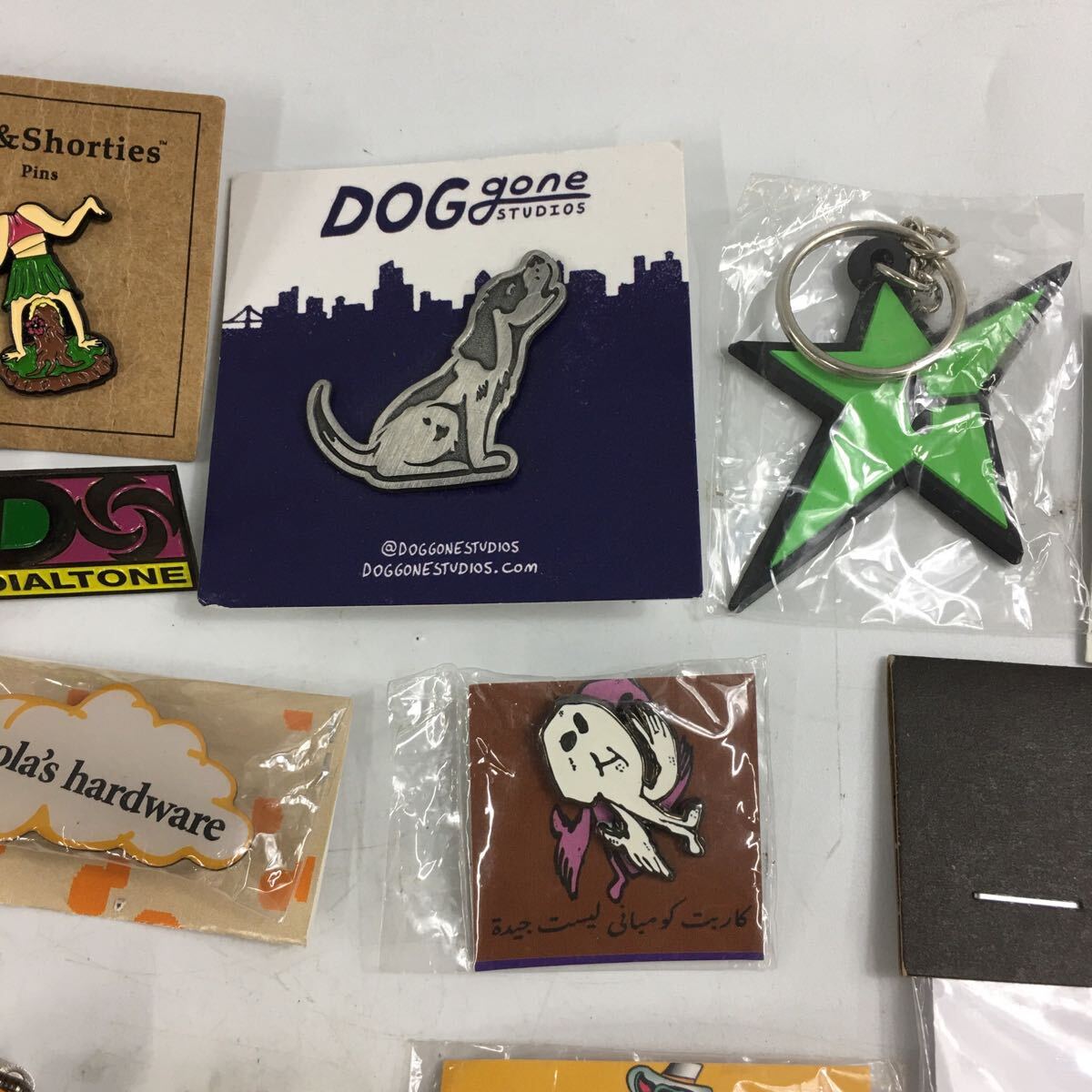 ★岡10054 ピンバッジ 27点セット VANS PIXAR THRASHER GARFIELD CARPET 他 アパレル 企業 キャラクター_画像3