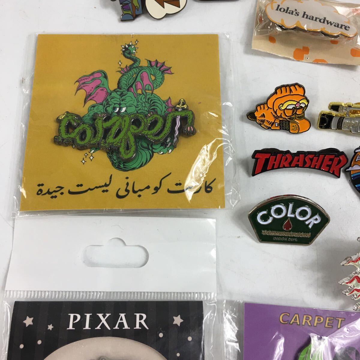 ★岡10054 ピンバッジ 27点セット VANS PIXAR THRASHER GARFIELD CARPET 他 アパレル 企業 キャラクター_画像5