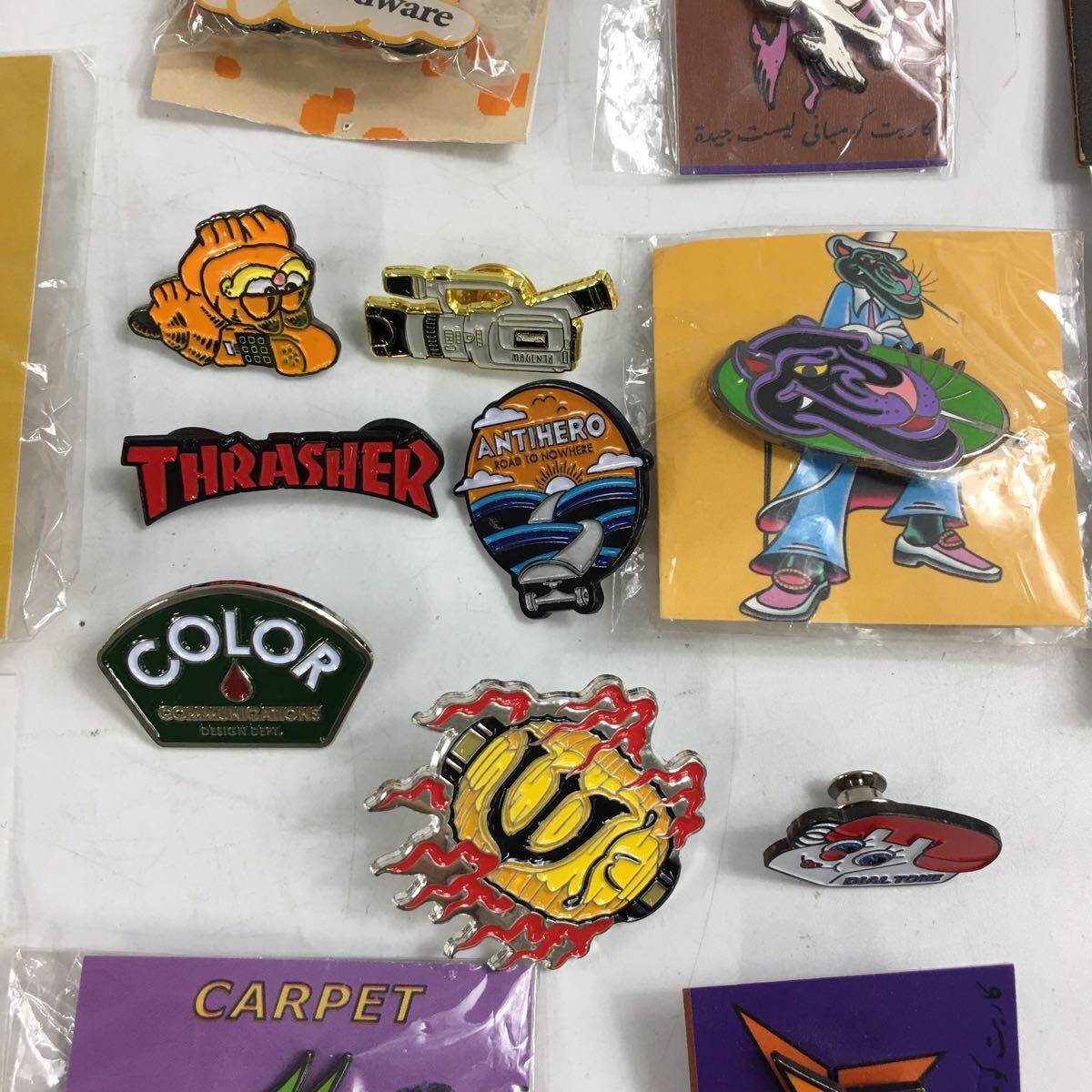 ★岡10054 ピンバッジ 27点セット VANS PIXAR THRASHER GARFIELD CARPET 他 アパレル 企業 キャラクター_画像6