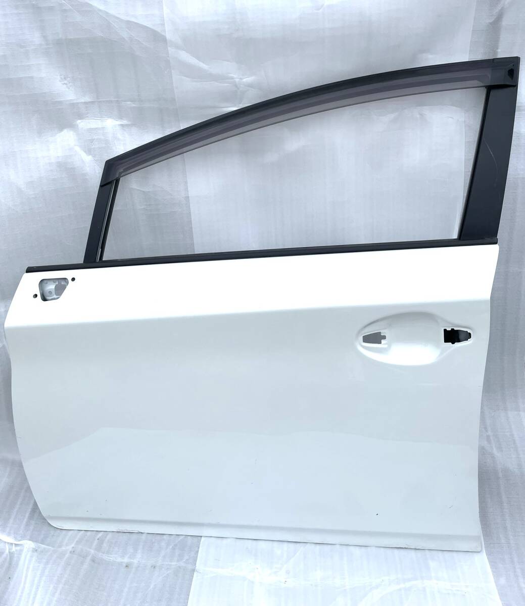 トヨタ・プリウス　ZVW30 フロント 左 ドア　助手席側 _画像1