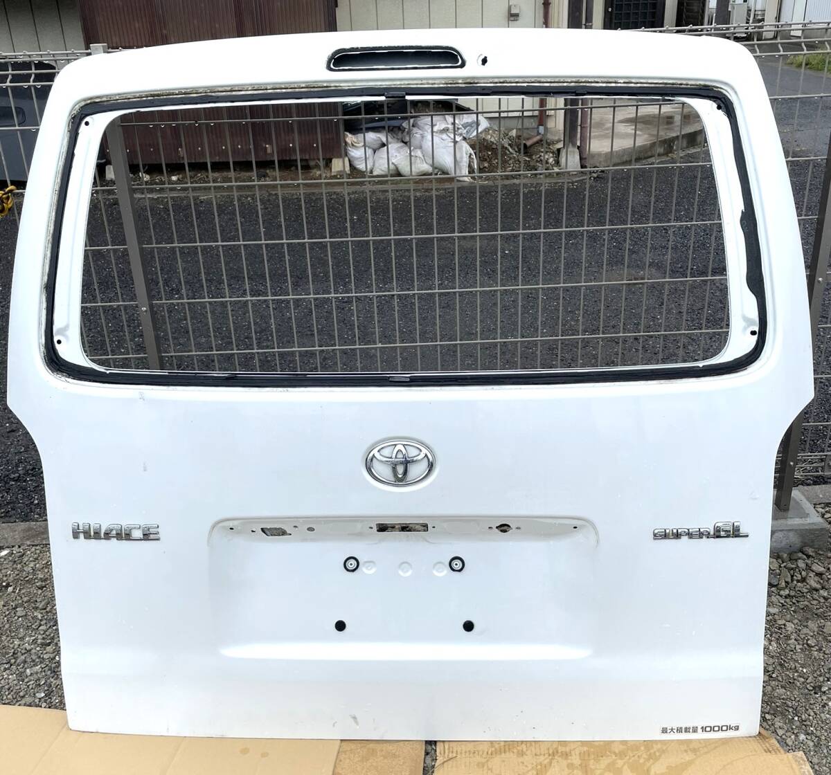 ハイエース TRH200系/KDH200系/GDH200系 リアゲート_画像1