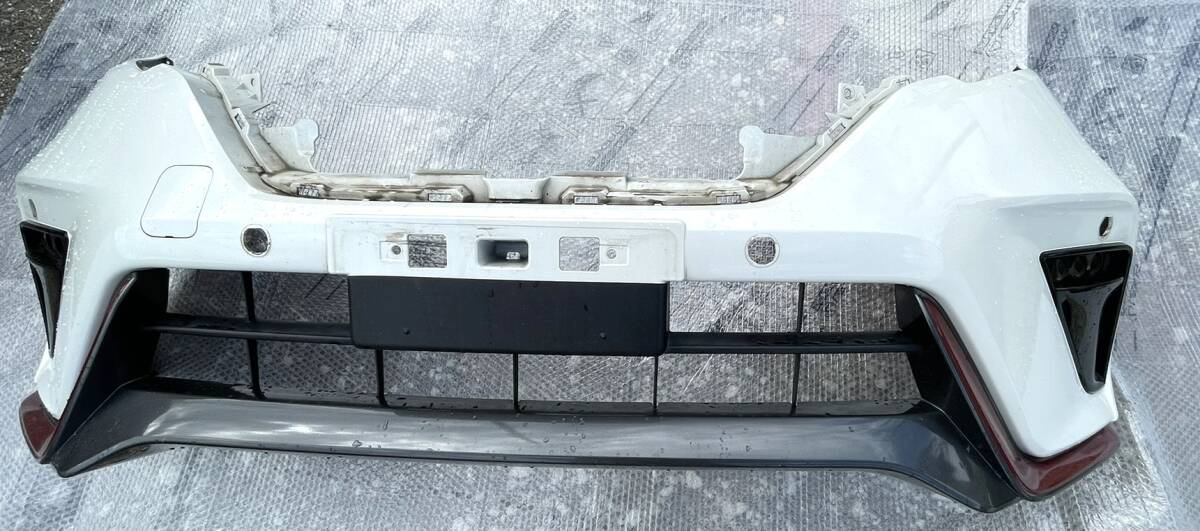 ニッサン・ノート E12 ニスモ 純正フロントバンパー 62022 8A47 _画像1