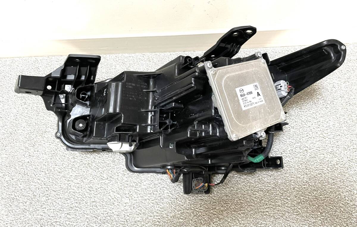 マツダ3 MAZDA3 純正LED右ヘッドライト KOITO 100-8N008 識別 1Fの画像6