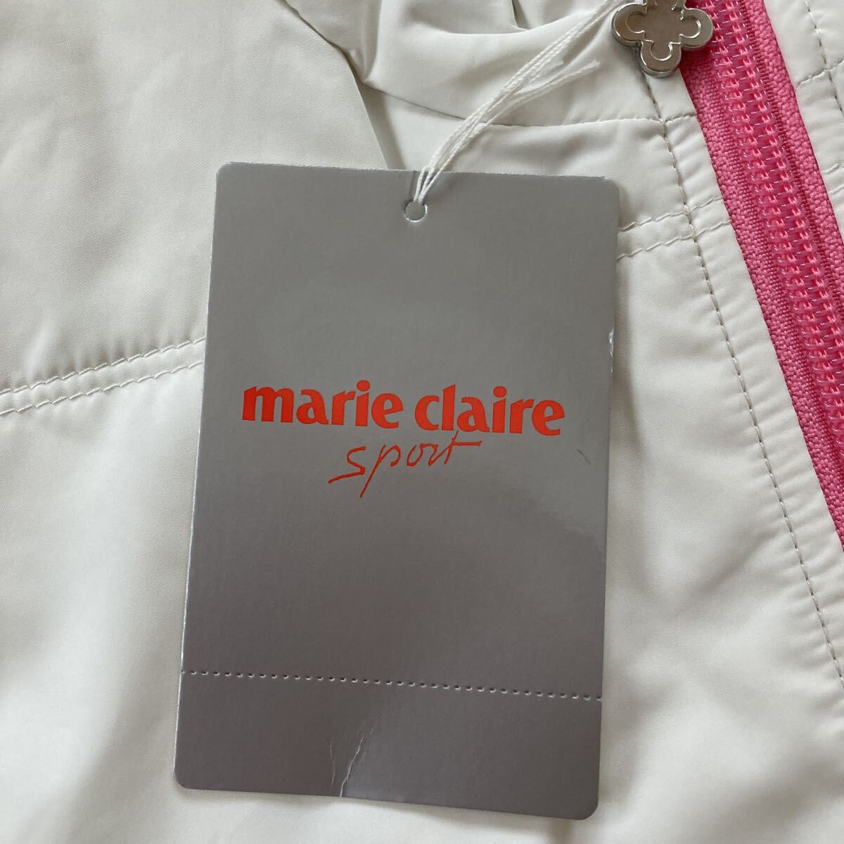 n6510 marie claire レディース　ゴルフ　薄中綿　ベスト　ホワイト　肩幅:約38㎝　身幅:約47㎝　身丈:約52㎝ 未使用_画像4