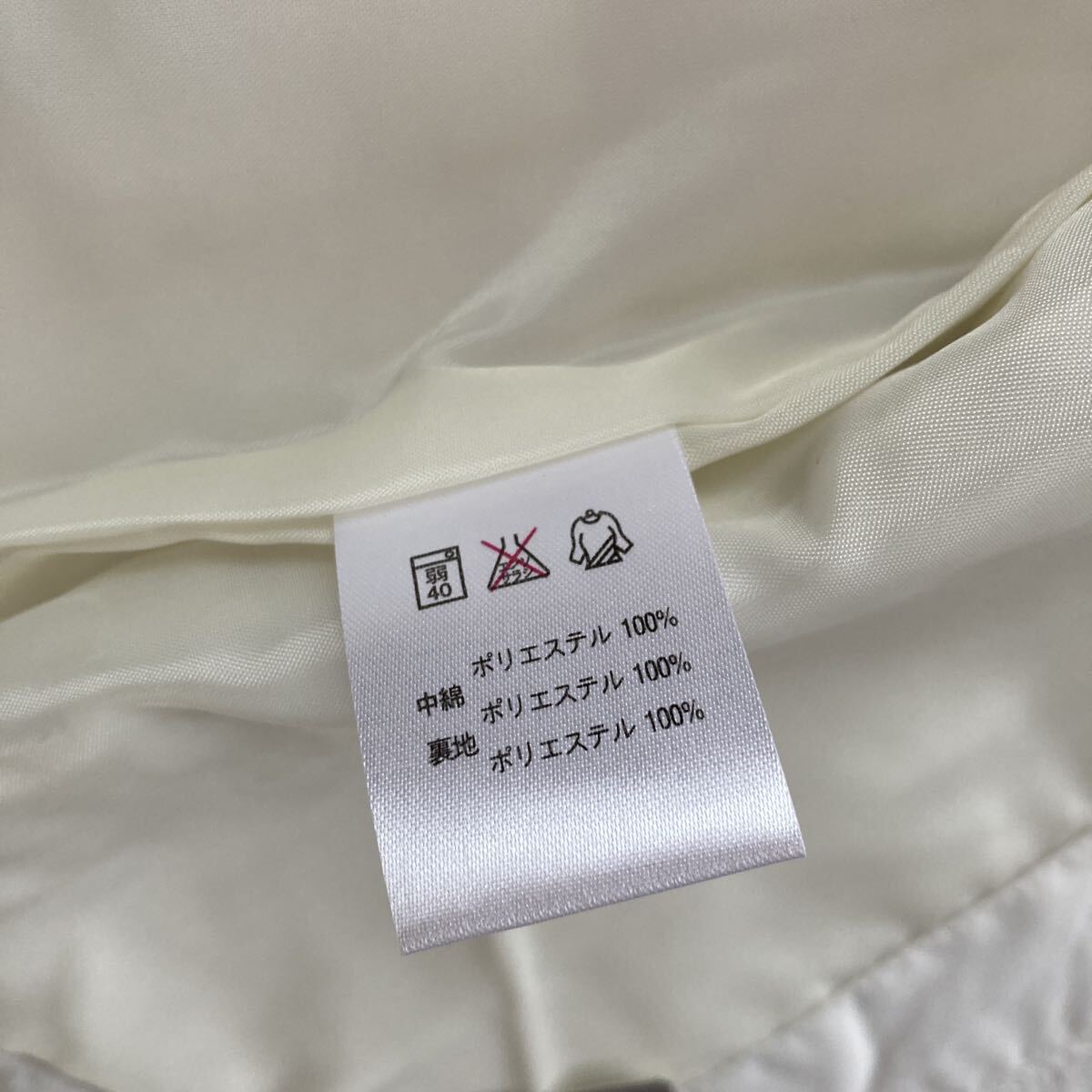 n6510 marie claire レディース　ゴルフ　薄中綿　ベスト　ホワイト　肩幅:約38㎝　身幅:約47㎝　身丈:約52㎝ 未使用_画像9