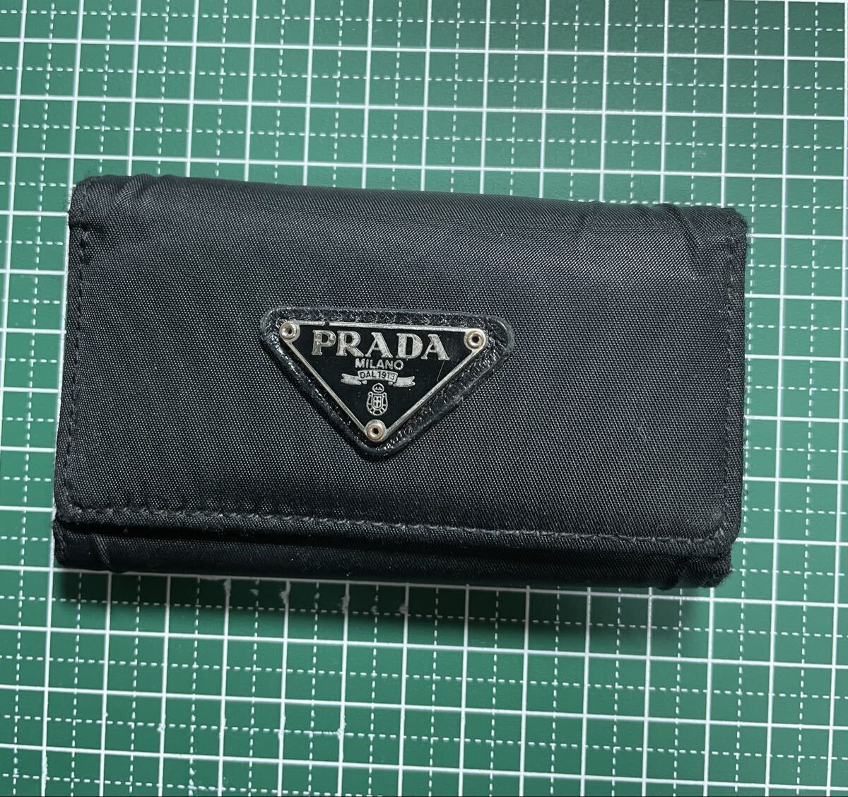 【中古・保管品 】キーケース　PRADA プラダ 三角ロゴ ナイロン ブラック ６連 黒 prada_画像9