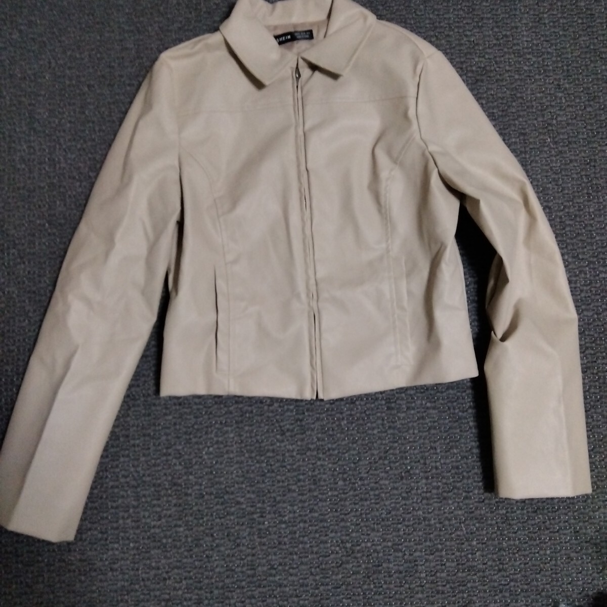 SHEIN レザー風ジャケット　オフホワイト　 Mサイズ_画像1