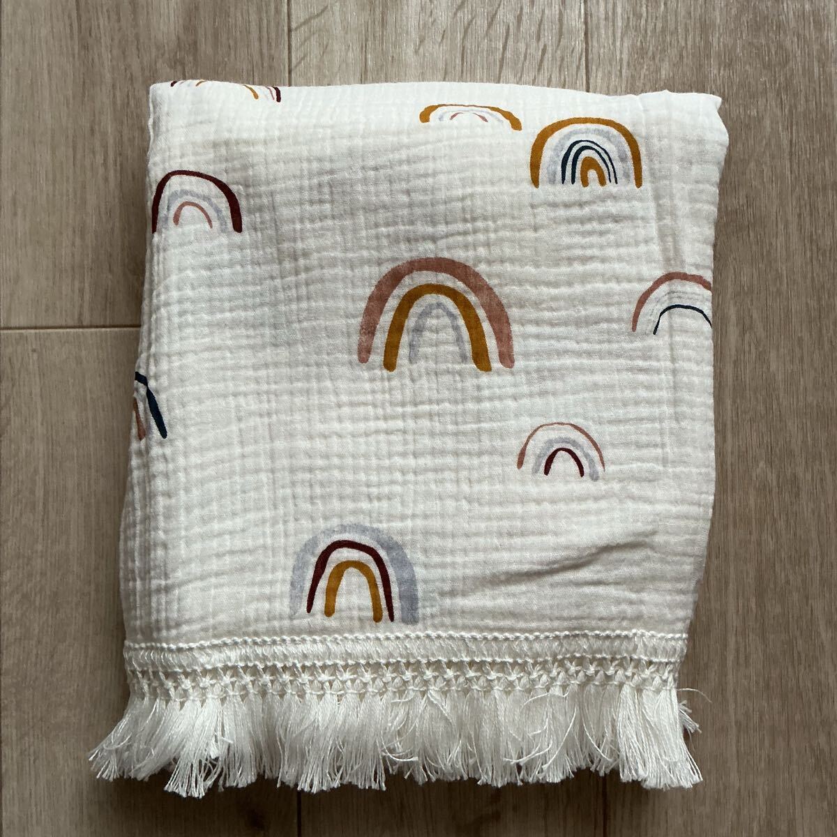 ■新品■【モスリン おくるみ】　フリンジ付き　ガーゼ　虹　レインボー_画像2