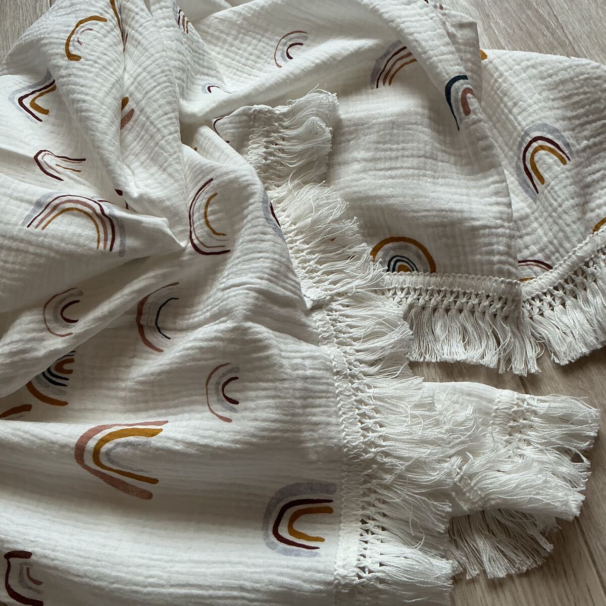 ■新品■【モスリン おくるみ】　フリンジ付き　ガーゼ　虹　レインボー_画像5