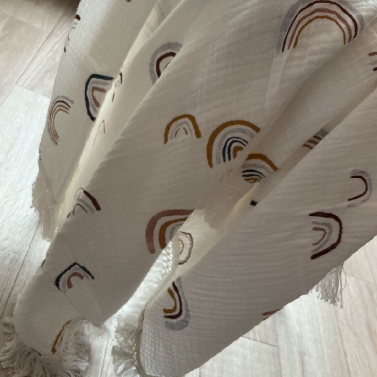 ■新品■【モスリン おくるみ】　フリンジ付き　ガーゼ　虹　レインボー_画像7