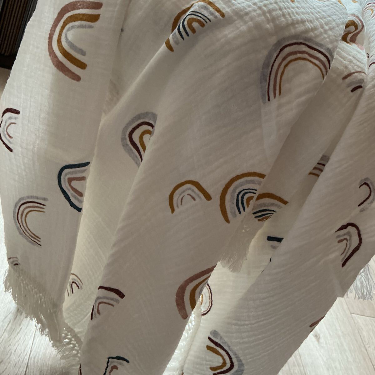 ■新品■【モスリン おくるみ】　フリンジ付き　ガーゼ　虹　レインボー_画像8