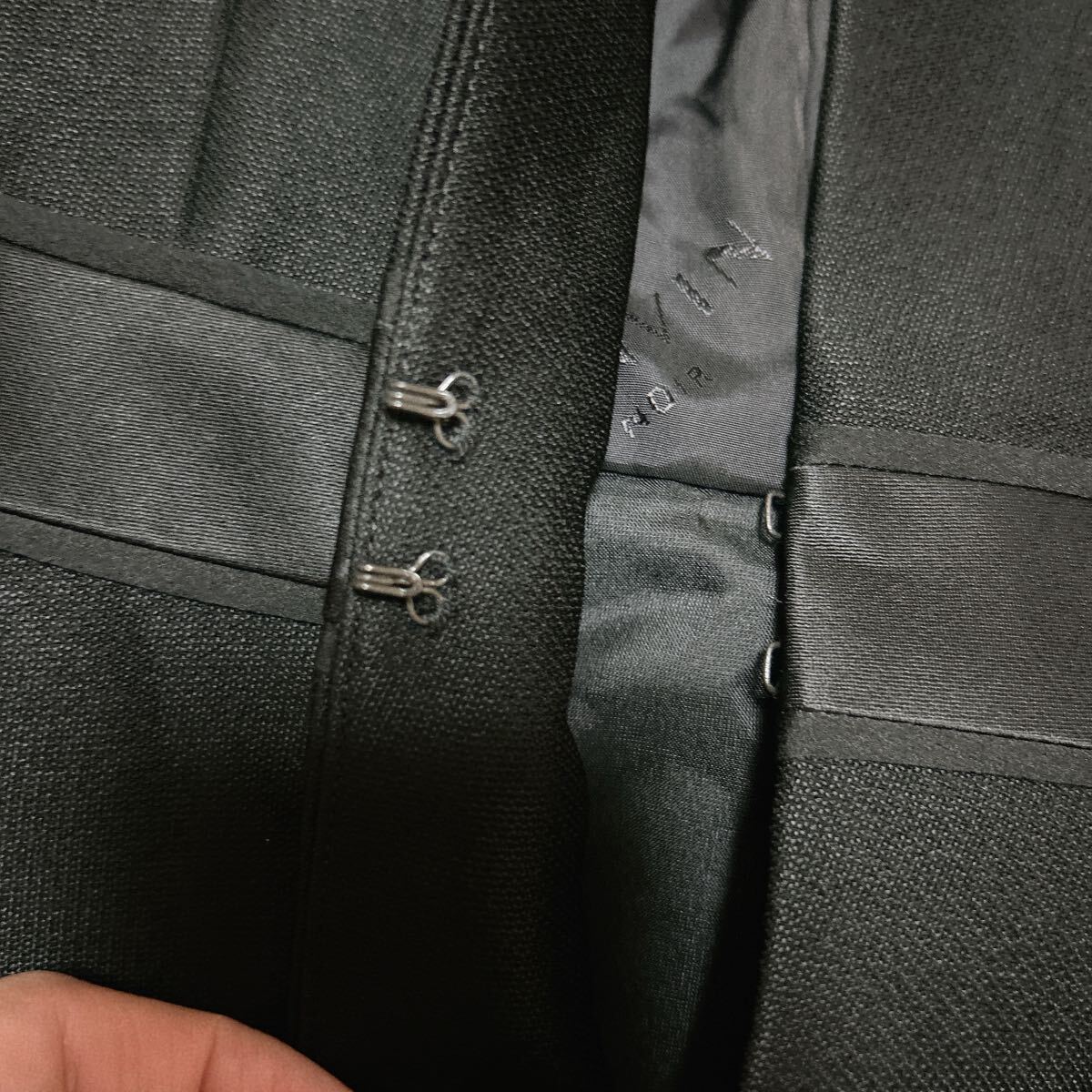 東京ソワール ランバンノワール LANVIN NOIR ノーカラー ブラックフォーマルジャケット 38 冠婚葬祭 礼服 喪服 裾ペプラム_画像6