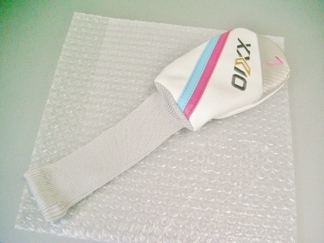 送料込み　未使用　ＸＸＩＯ　ゼクシオ　１２　レディース　斜めストライプ　白ピンク水色　７Ｗ用　ヘッドカバー_画像3