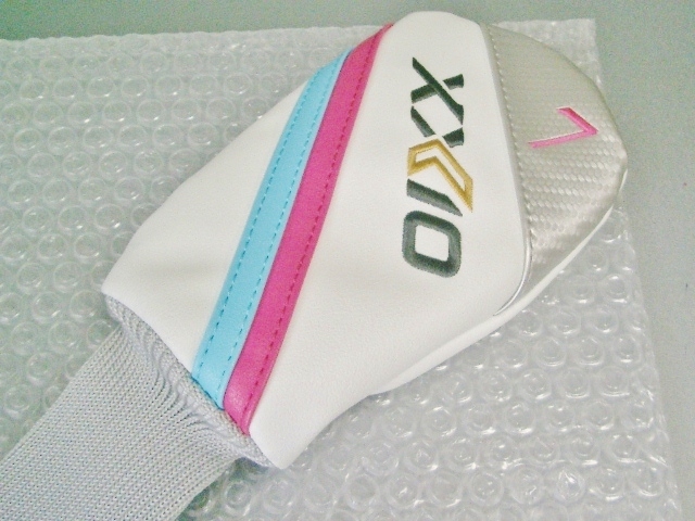 送料込み　未使用　ＸＸＩＯ　ゼクシオ　１２　レディース　斜めストライプ　白ピンク水色　７Ｗ用　ヘッドカバー_画像4
