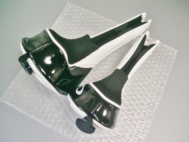 送料込み　未使用　オークリー　スカル柄　キャット　合皮×エナメル素材　白黒　ＦＷ＋ＵＴ用カバー　２本セット_画像5