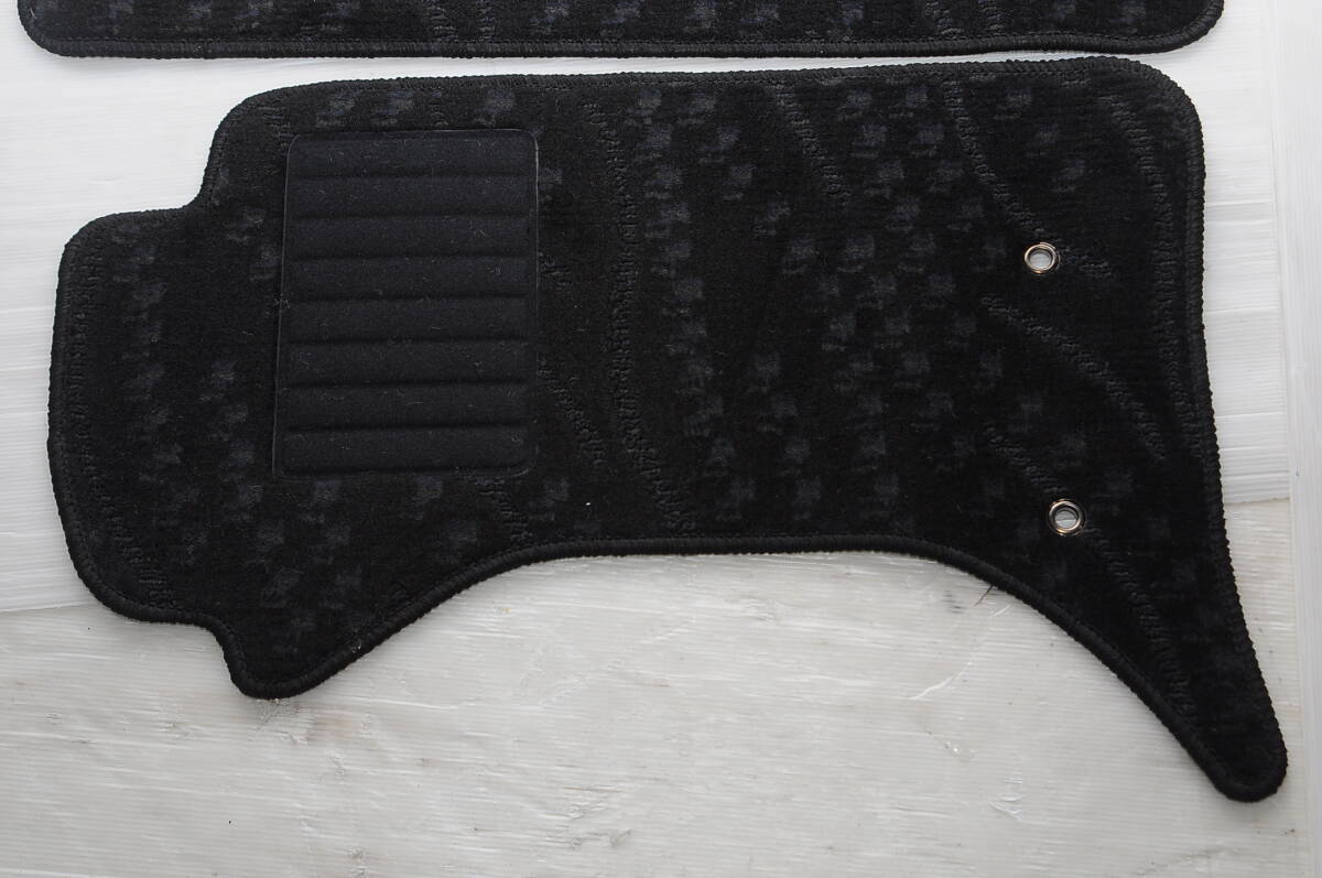 [MBL17]新品 未使用品 MAZDA ROADSTER NC系 マツダ ロードスター CBA-NCEC フロアマット 協和マット 黒 ブラック 運転席 助手席_画像4