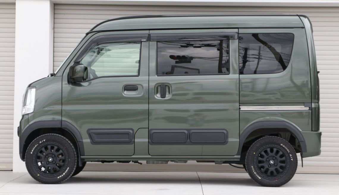 крыло растягивание Suzuki Every van DA17V Silkroad надкрылок морщина черный обычный модель