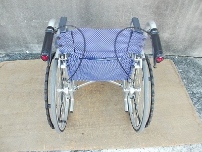 送料無料（一部地域を除く）　自走式車椅子　KFP22-40SB　TS-25-1017-01