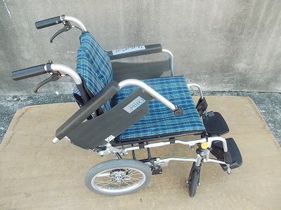 送料無料（一部地域を除く）介助式車椅子スキット　SKT-2　TS-25-1017-05