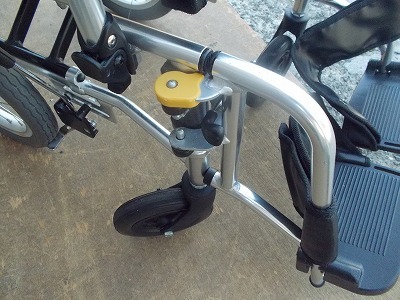 送料無料（一部地域を除く）介助式車椅子スキット　SKT-2　TS-25-1017-05