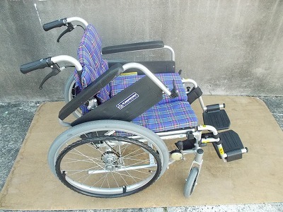 送料無料（一部地域を除く）KAWAMURA　カワムラサイクル　多機能簡易モジュール車いす 　KA822B　TS-25-1029-07_画像4