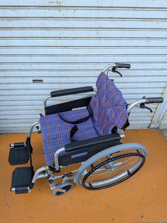 送料無料（一部地域を除く）　カワムラ　多機能簡易モジュール車いす 　KA-822B KM-25-1006-06